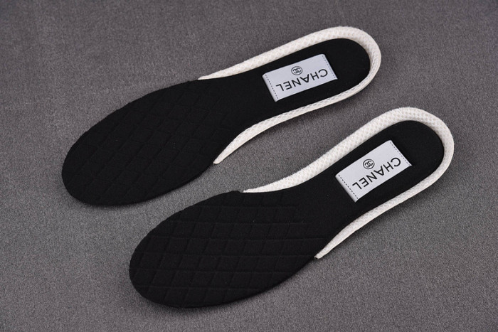 chane* snekaers c000014