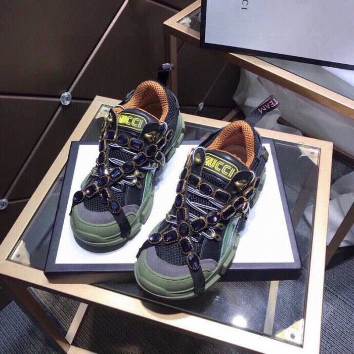 G*u*i* trainer sneaker104