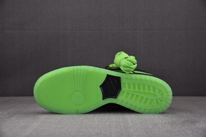 the powerpuff girls x dunk low pro sb qs 