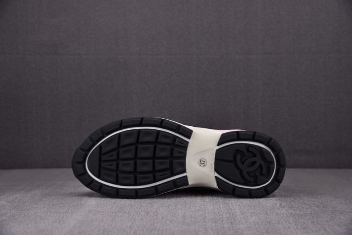 chane* snekaers c000028