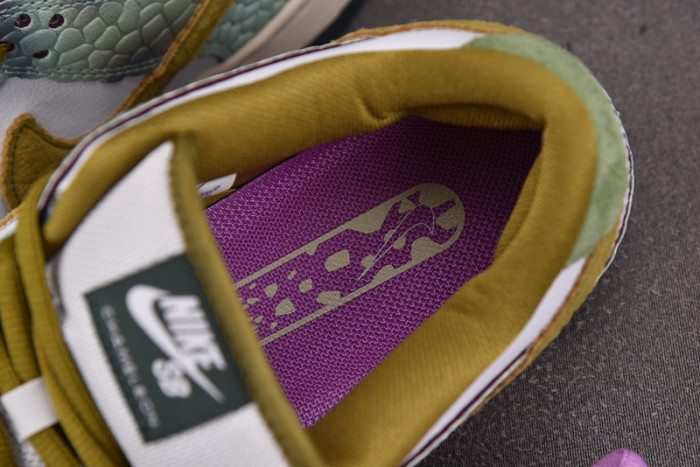 Nike SB Dunk Low Alexis Sablone Chameleon HJ3386-300