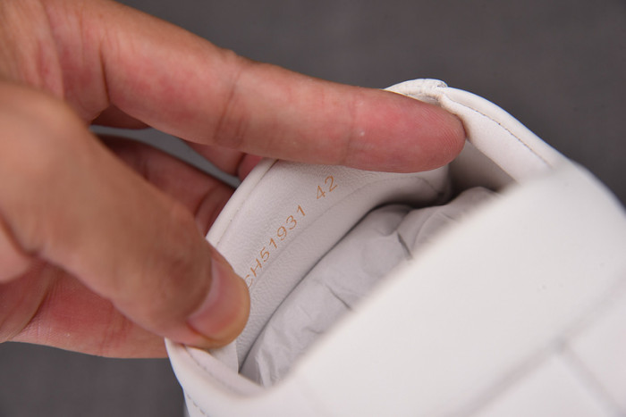 chane* snekaers c000031