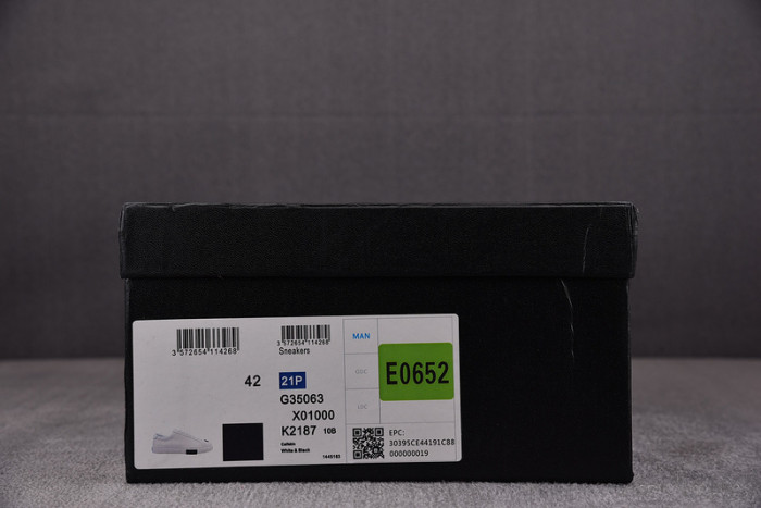 chane* snekaers c000031