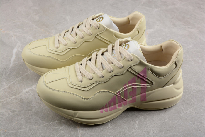G*u*i* trainer sneaker90