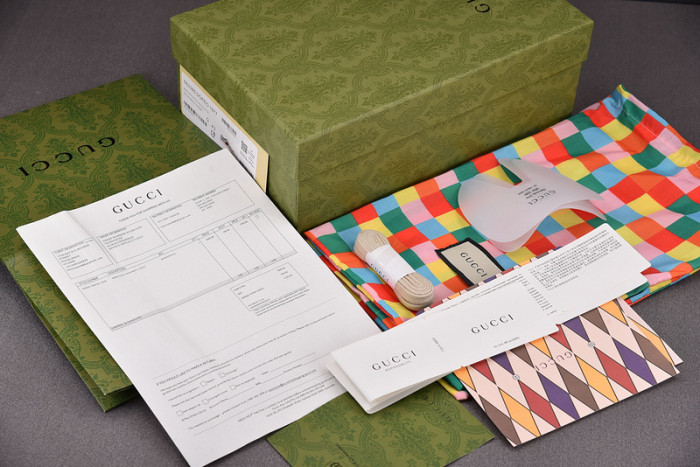 G*u*i* trainer sneaker97