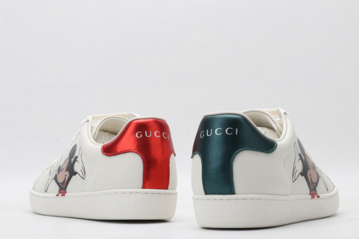 G*u*i* trainer sneaker68