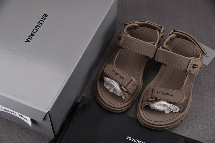 balenciag* sandal 45