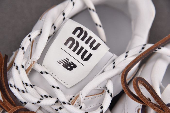 New Balance x MIU MIU NB530 NB000050
