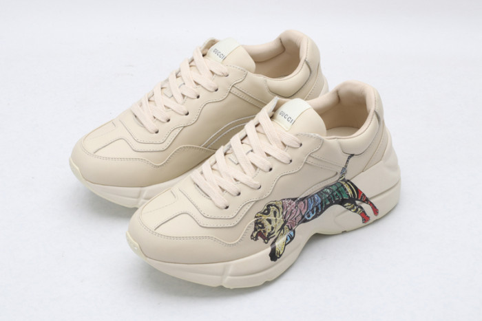 G*u*i* trainer sneaker30
